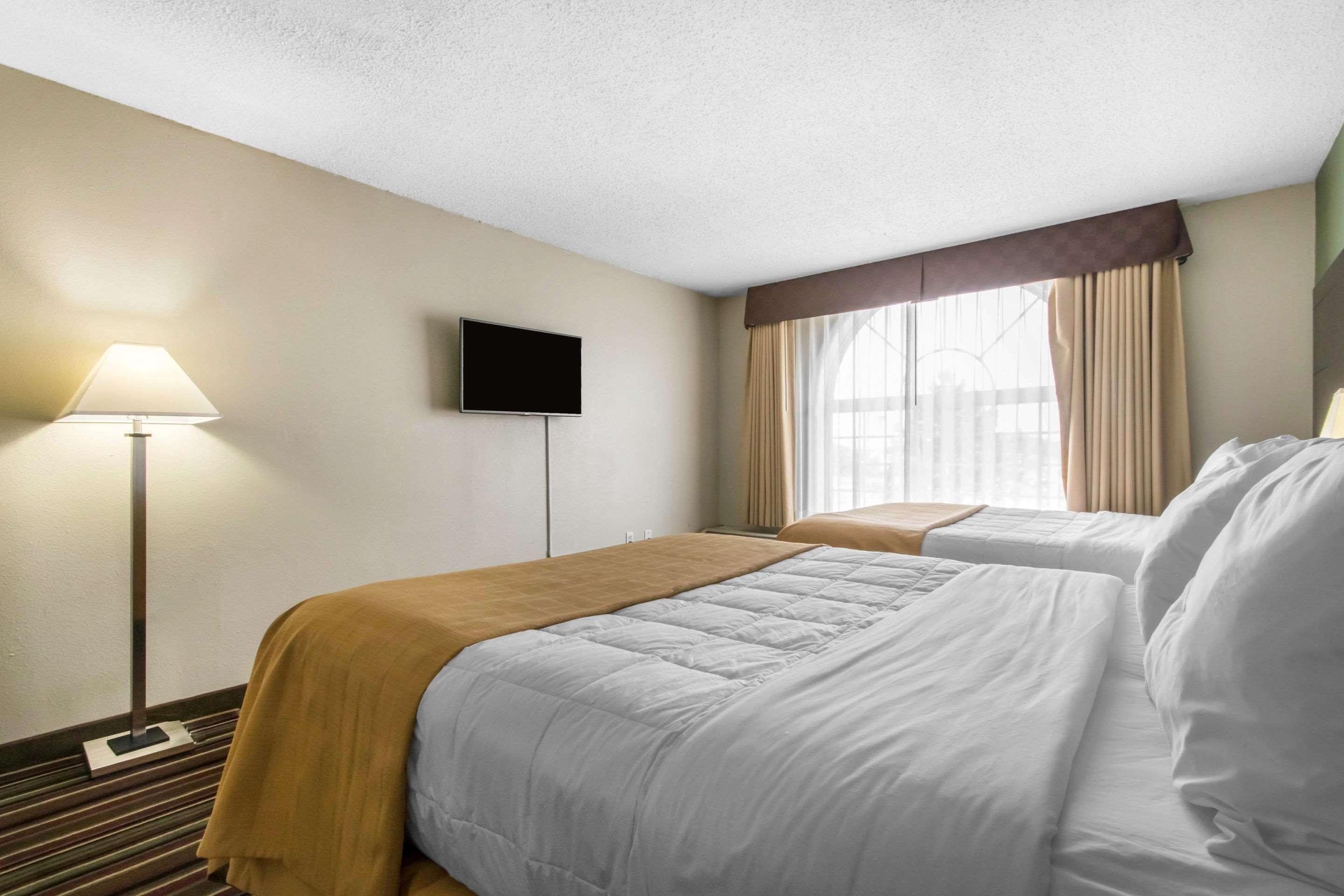 Quality Inn & Suites Horse Cave Bagian luar foto