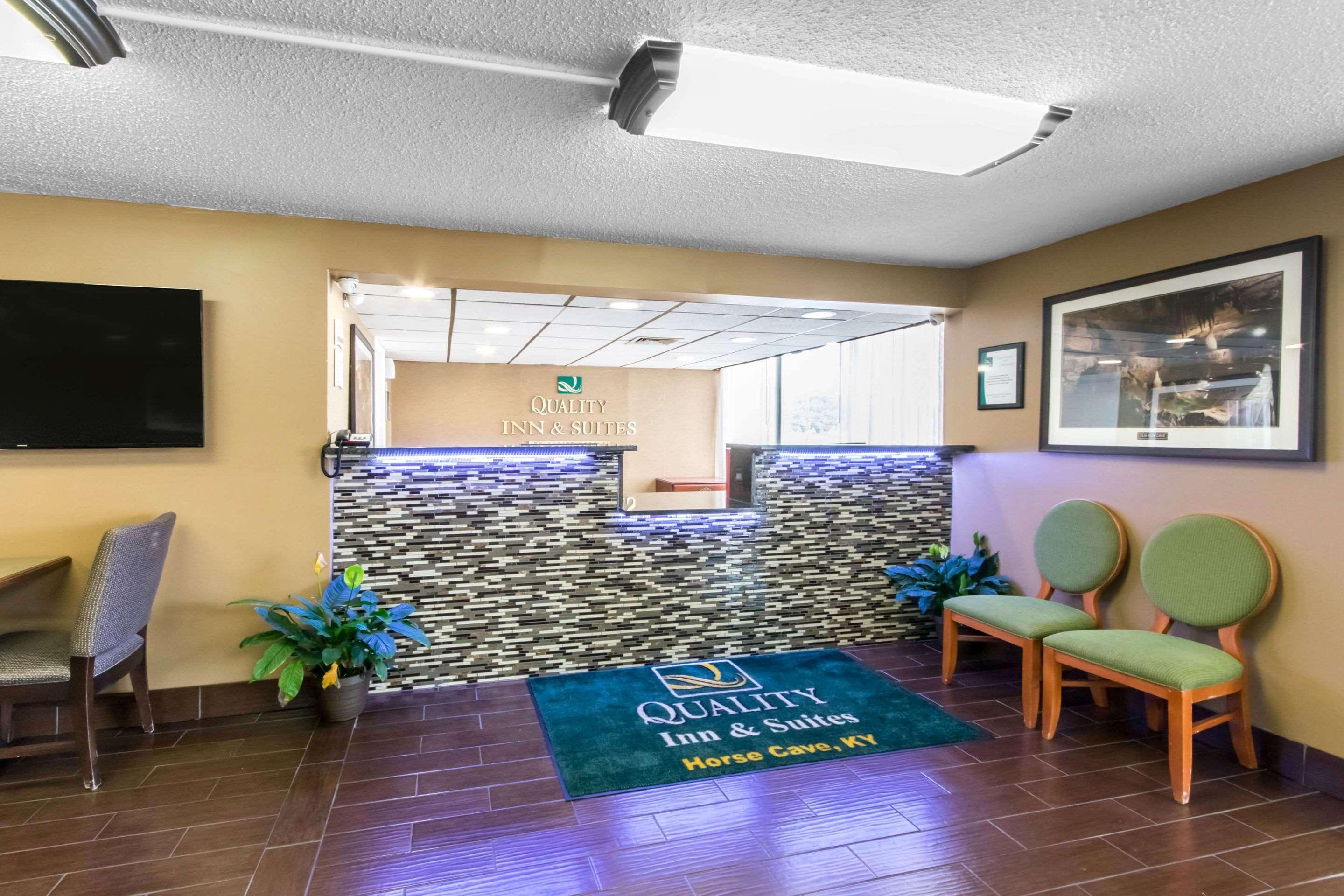 Quality Inn & Suites Horse Cave Bagian luar foto