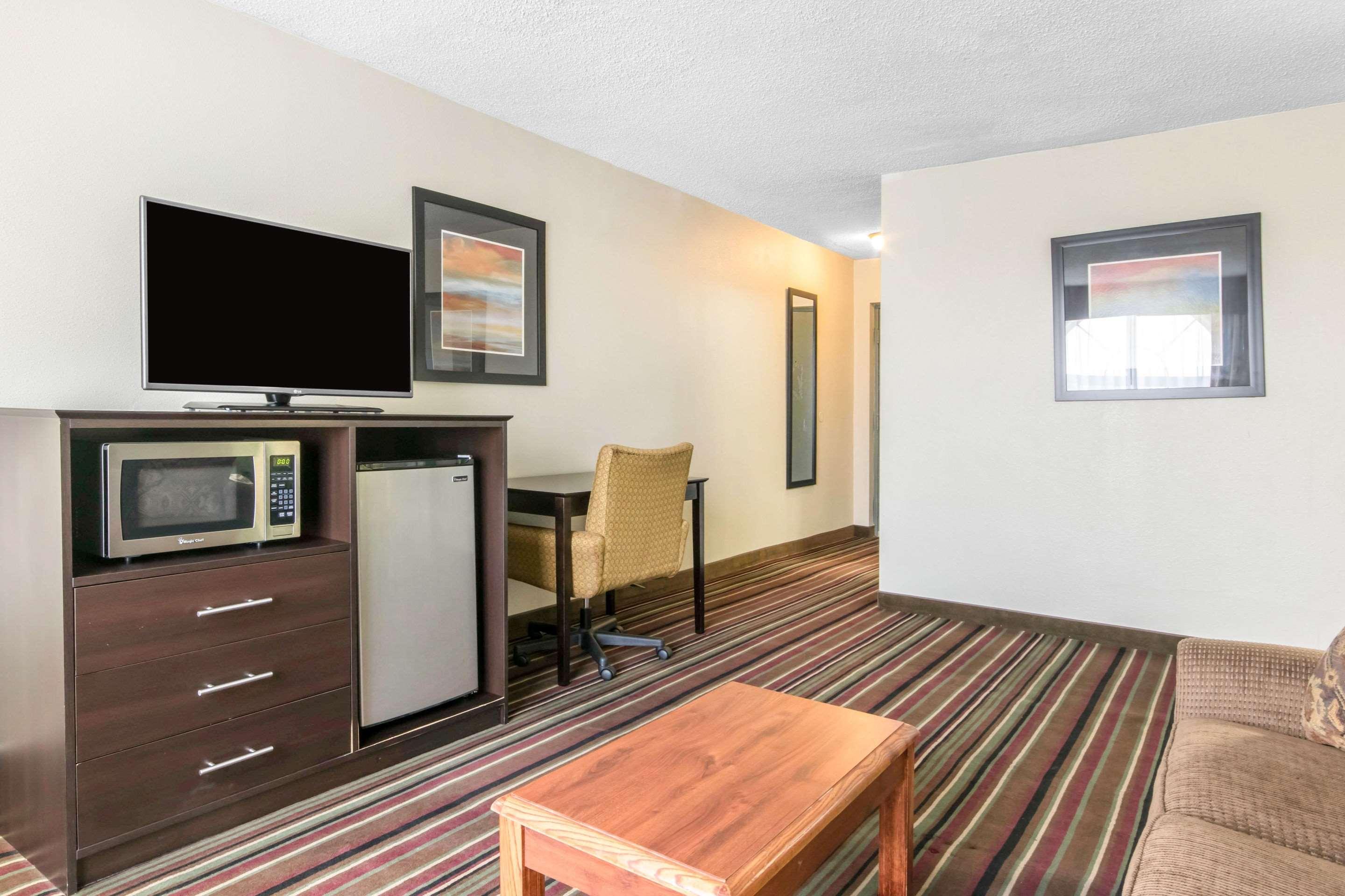 Quality Inn & Suites Horse Cave Bagian luar foto