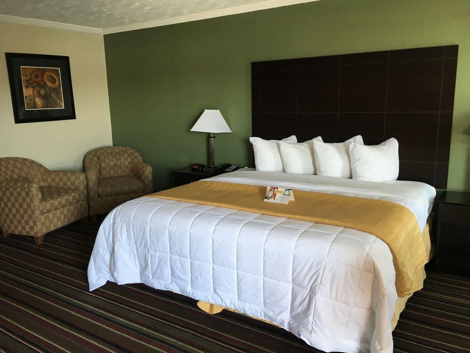 Quality Inn & Suites Horse Cave Bagian luar foto